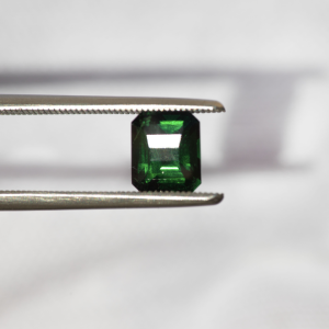 Tsavorite, 0.97 CT.